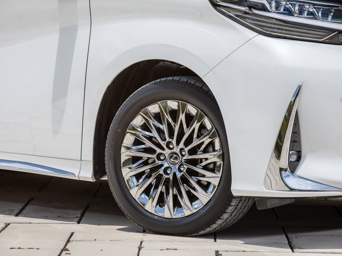 Lexus LM I — Təkər