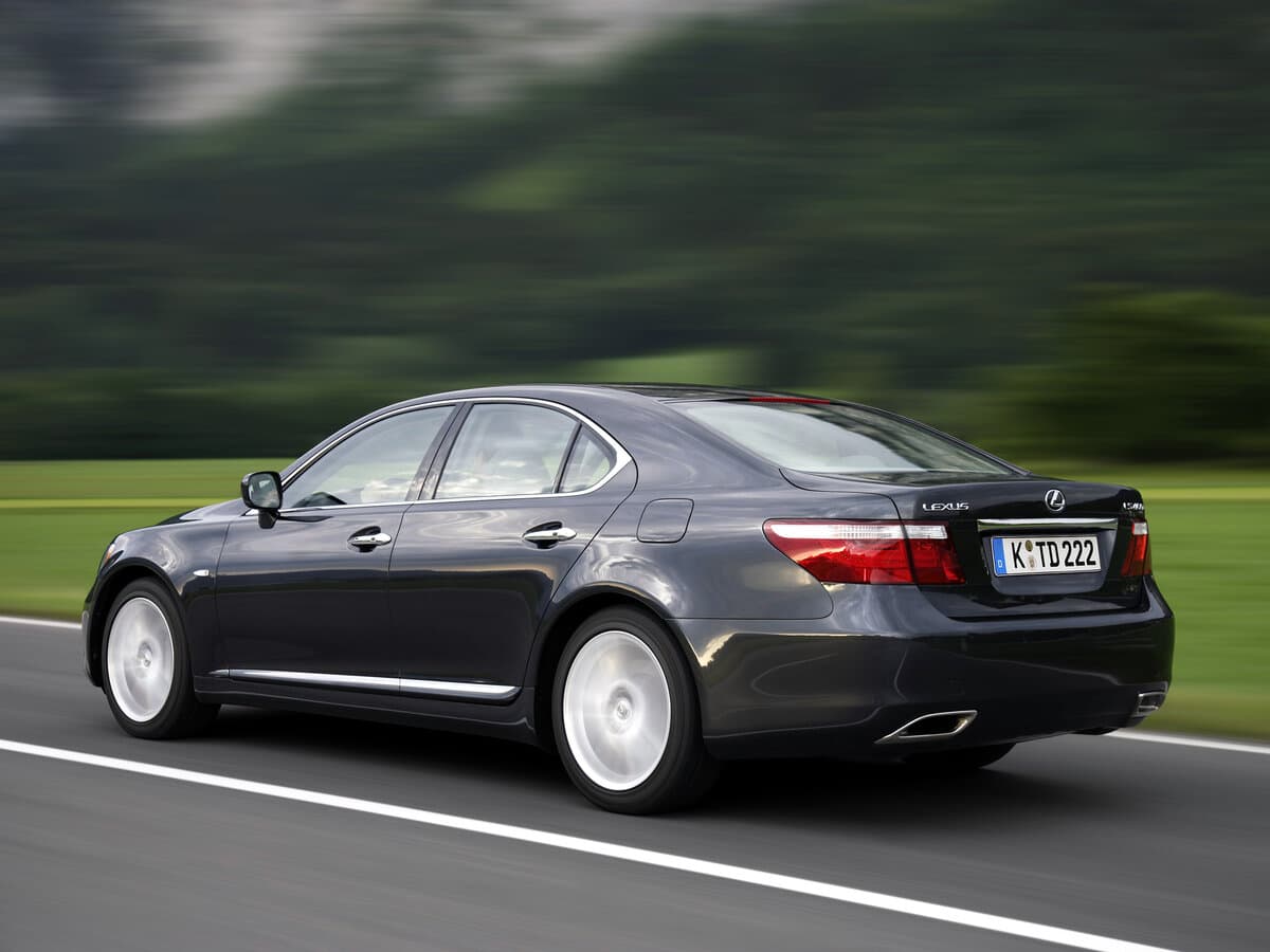 Lexus LS IV — 3/4 arxadan