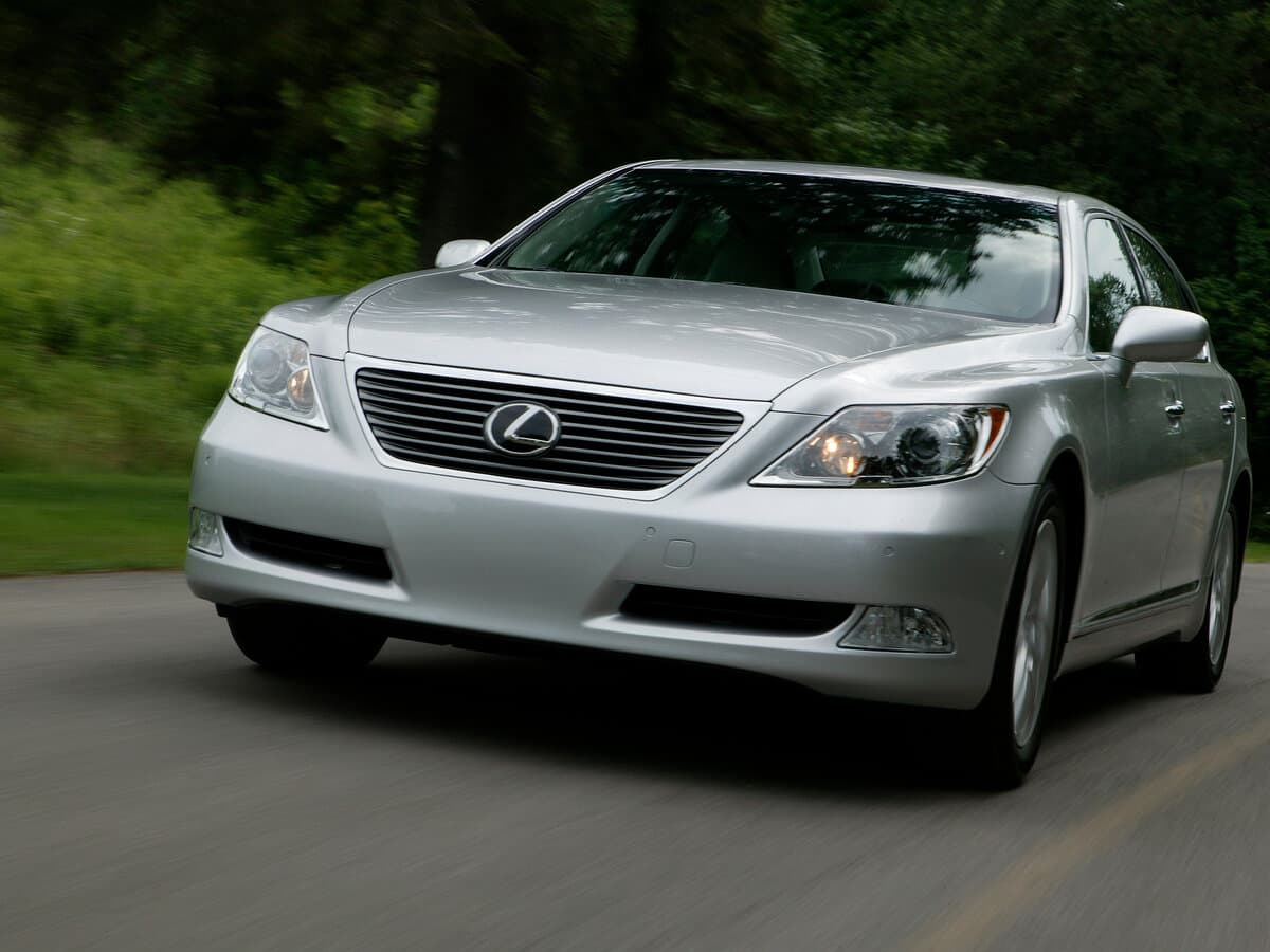 Lexus LS IV — Öndən