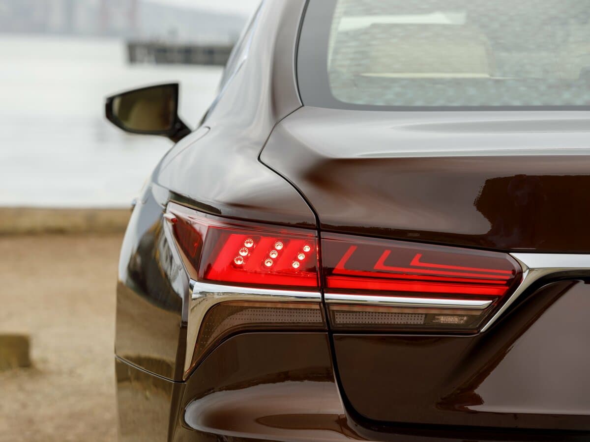 Lexus LS V — Detal