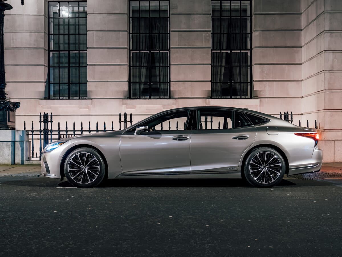 Lexus LS V Restayling — Yandan