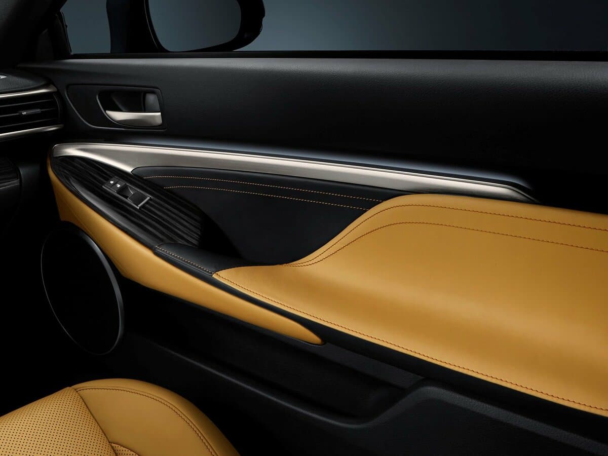 Lexus RC I — Qapı
