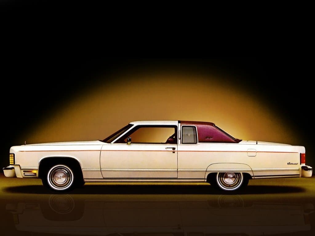 Lincoln Continental V — yandan görünüş
