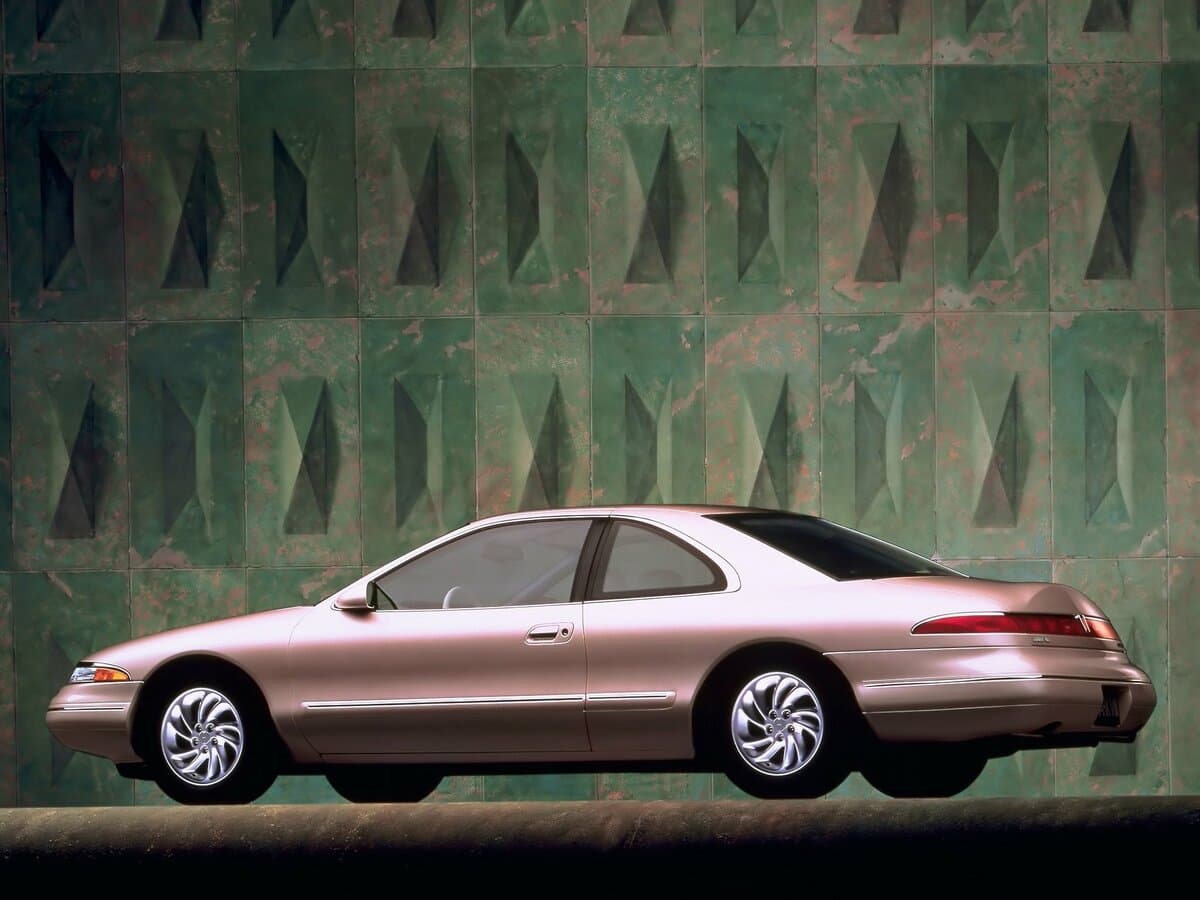 Lincoln Mark VIII I — Yandan