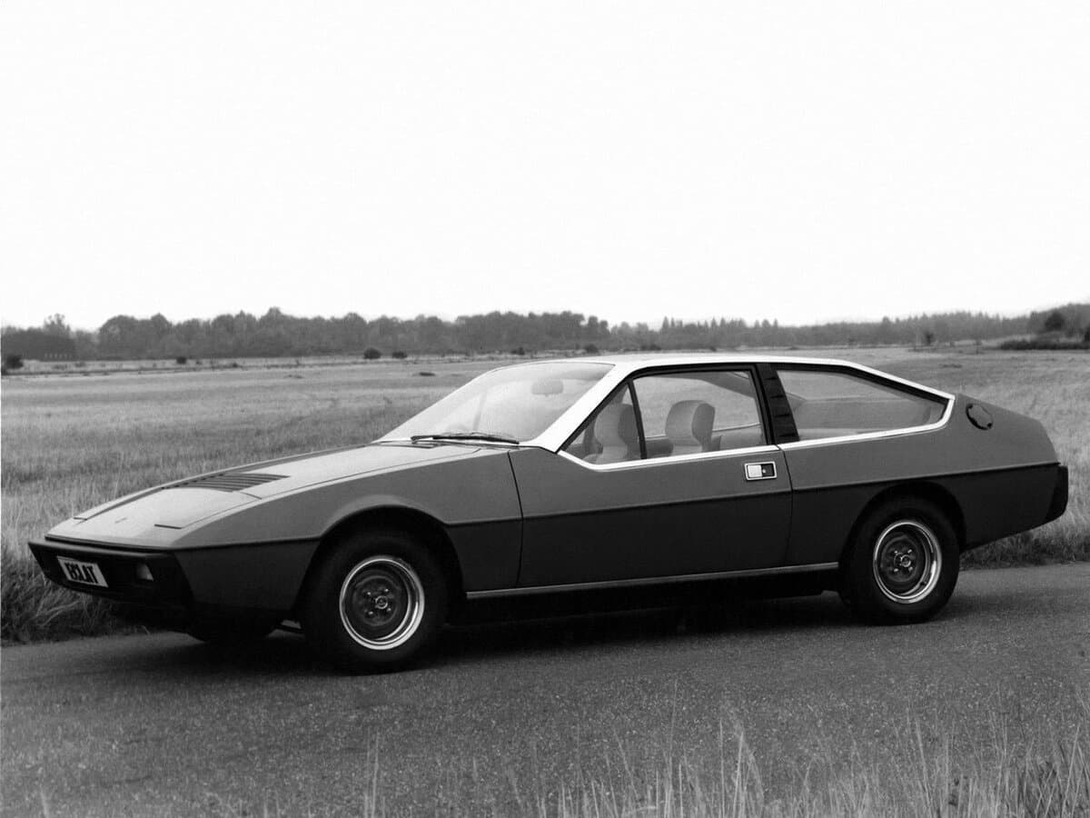 Lotus Eclat 1975 – 1986 — Yandan