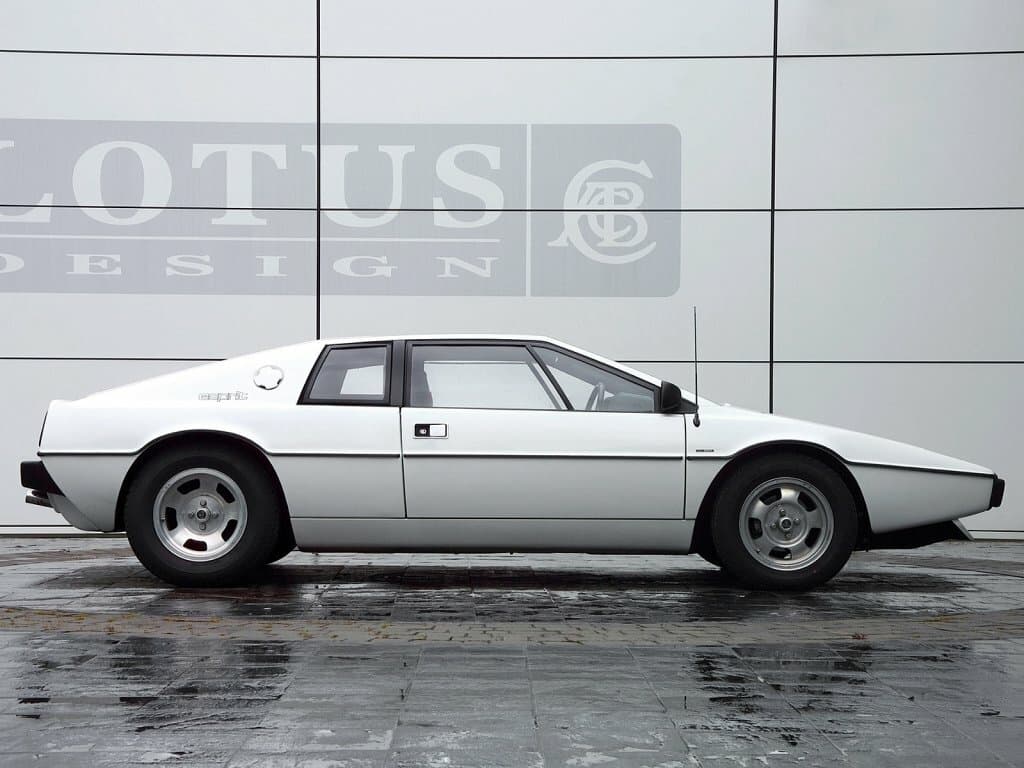 Lotus Esprit I — Yandan