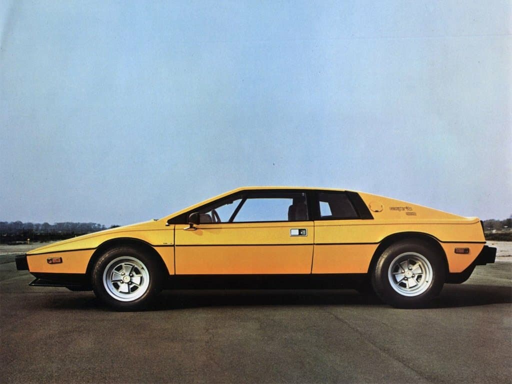 Lotus Esprit II — Yandan