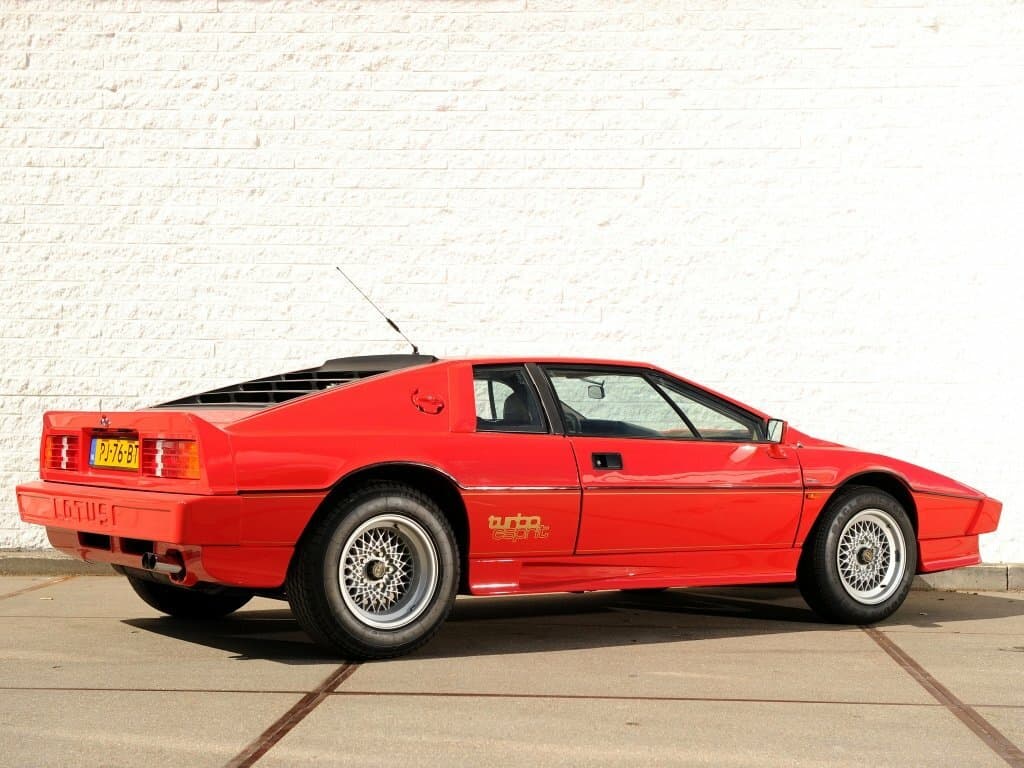 Lotus Esprit III — 3/4 arxadan