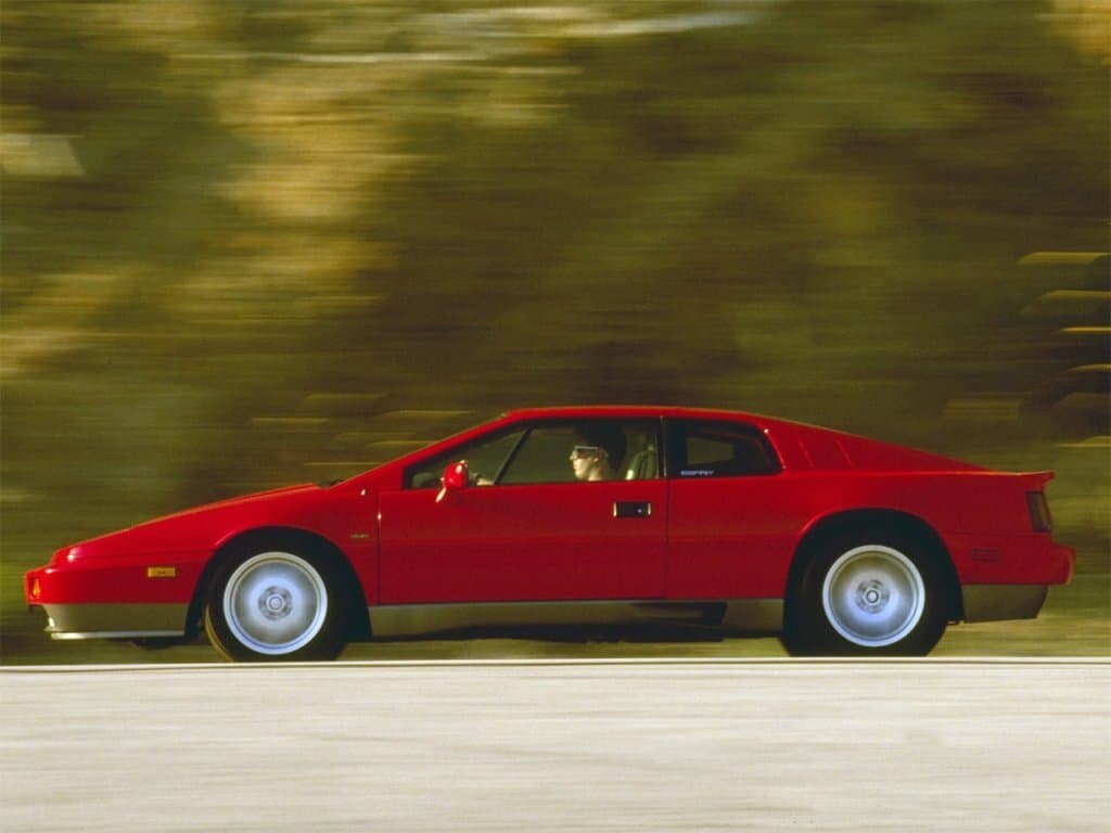 Lotus Esprit IV — Yandan