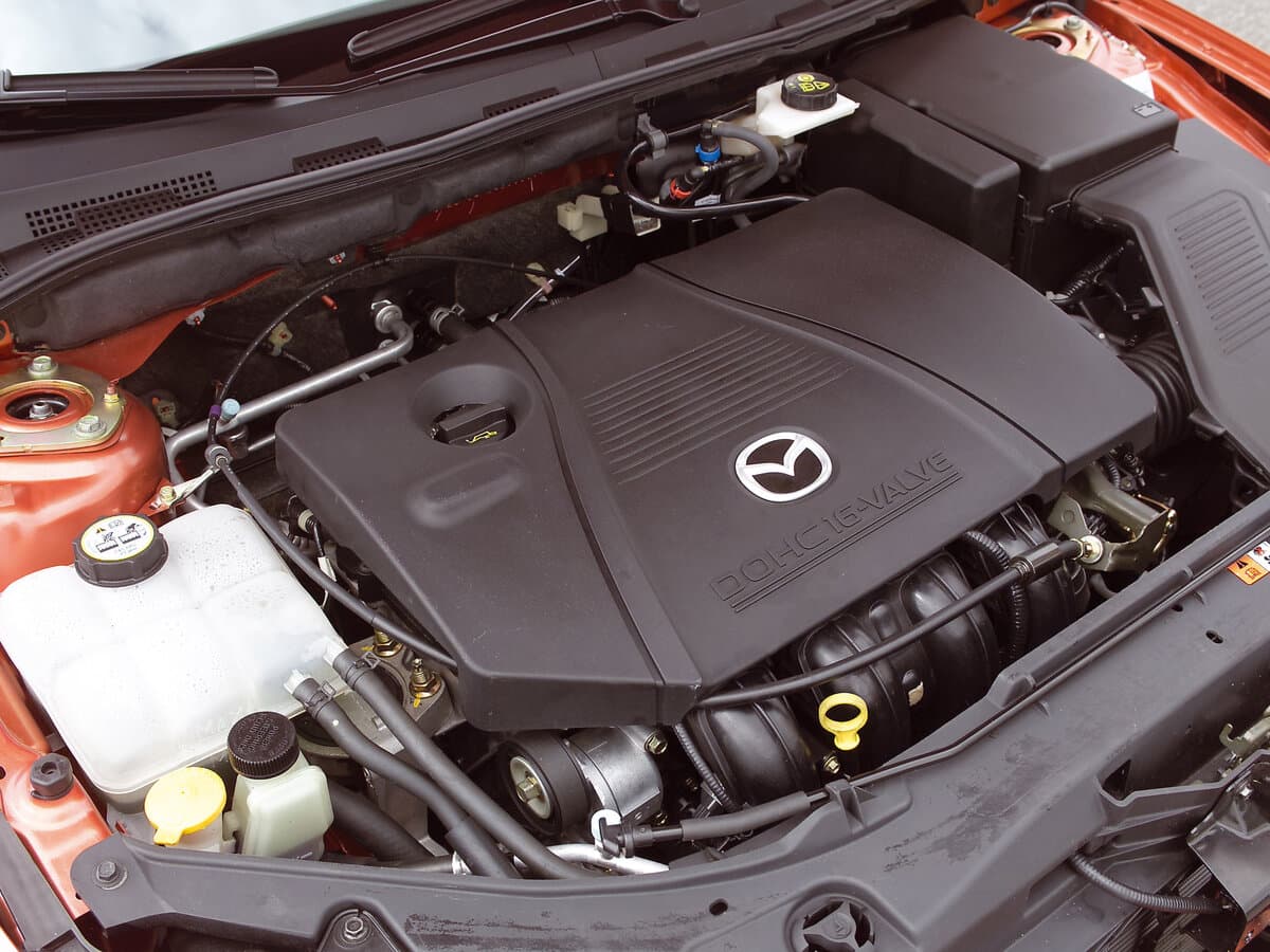 Mazda 3 I (BK) — Salon, öndən