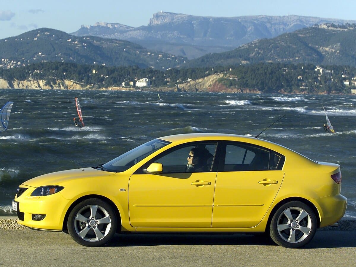 Mazda 3 I (BK) — Yandan
