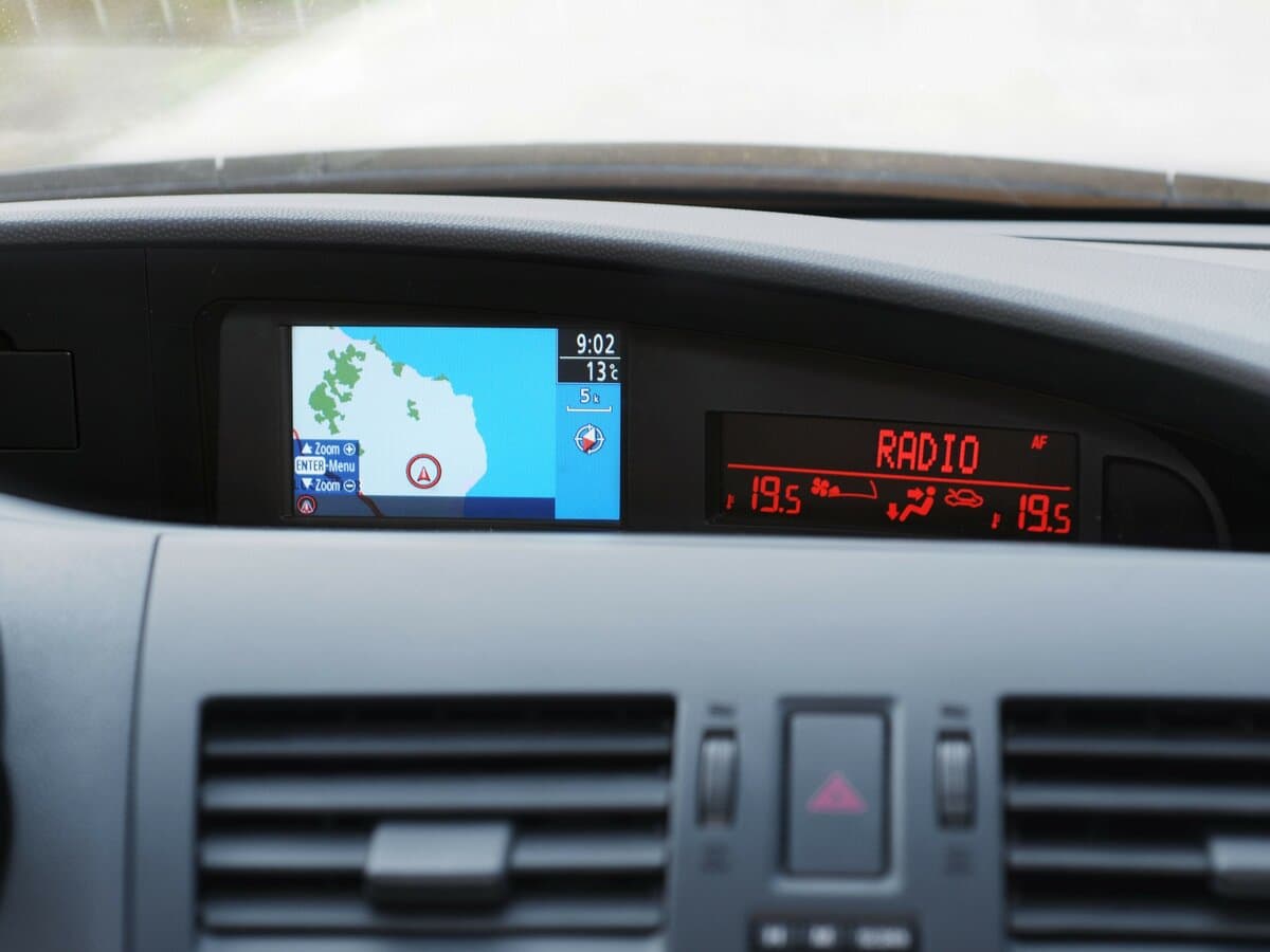 Mazda 3 II (BL) — Salon, öndən