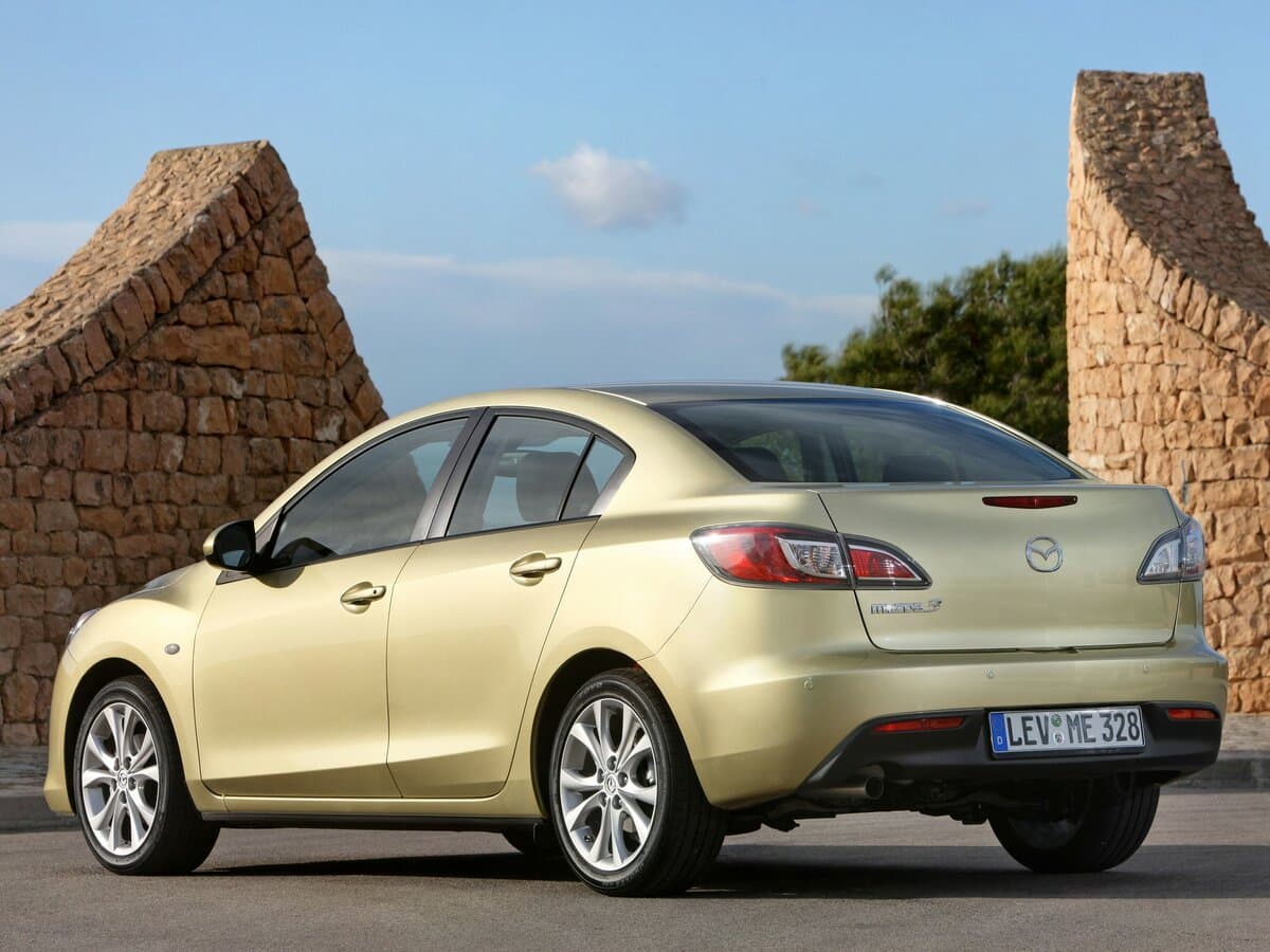 Mazda 3 II (BL) — 3/4 arxadan