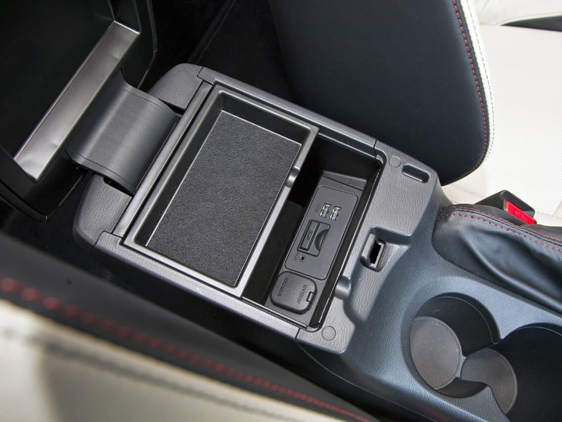 Mazda 3 III (BM) — Salon, öndən