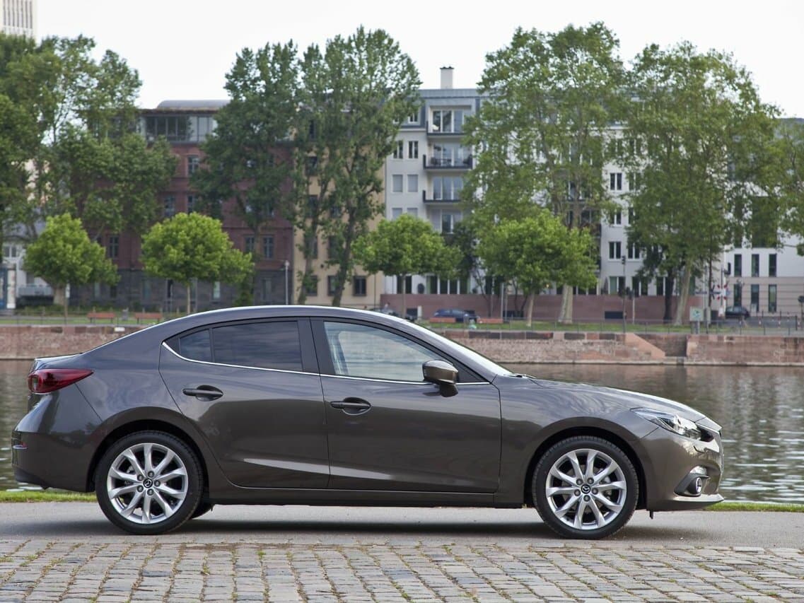 Mazda 3 III (BM) — Yandan