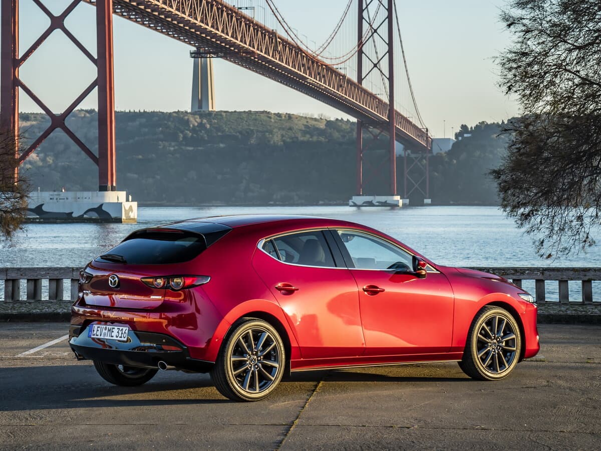 Mazda 3 IV (BP) — 3/4 arxadan