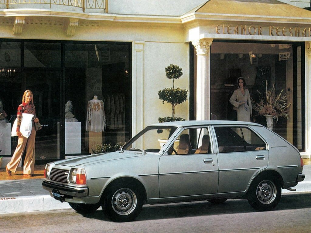 Mazda 323 I (FA) — Yandan