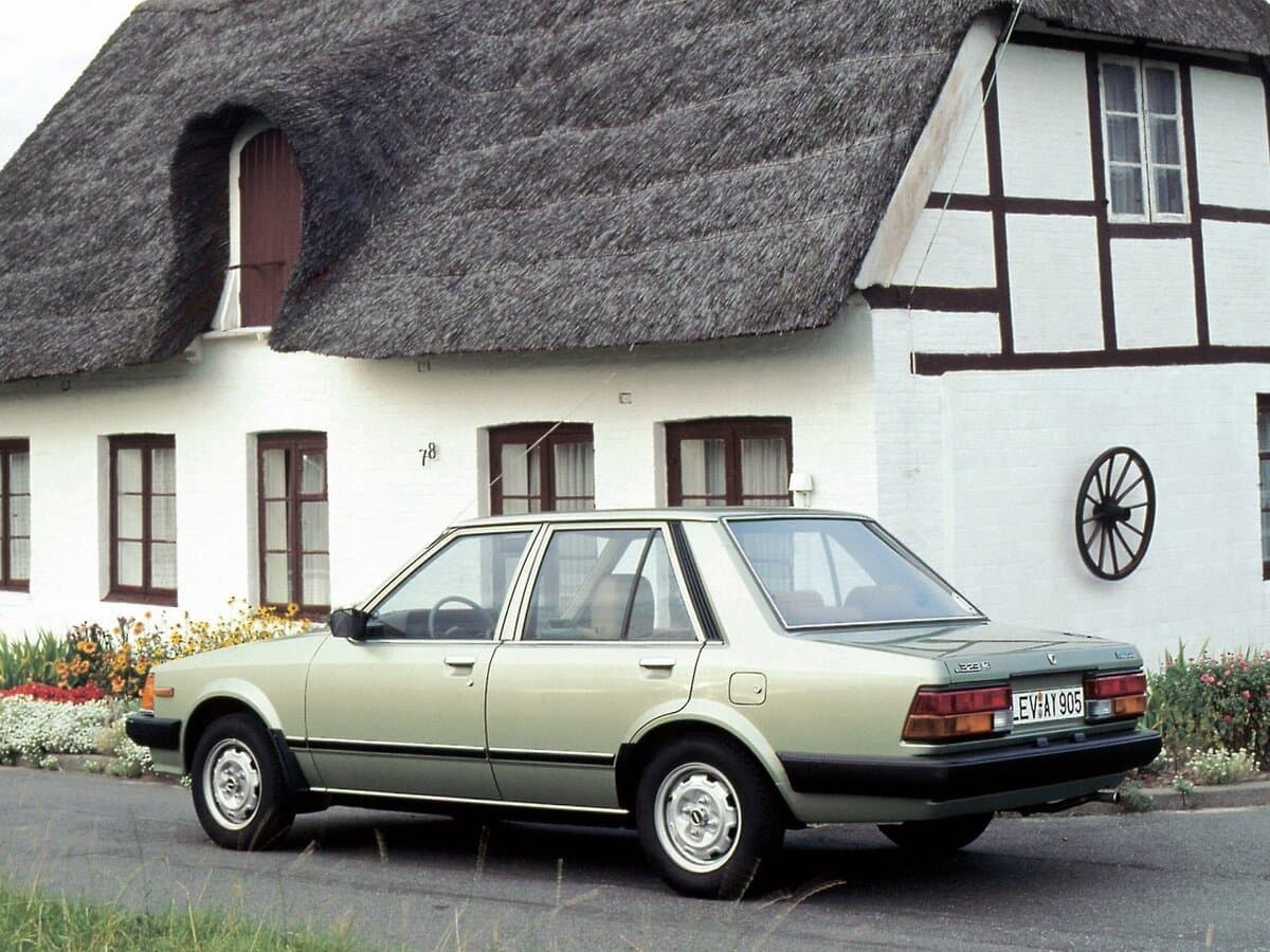 Mazda 323 II (BD) — 3/4 arxadan