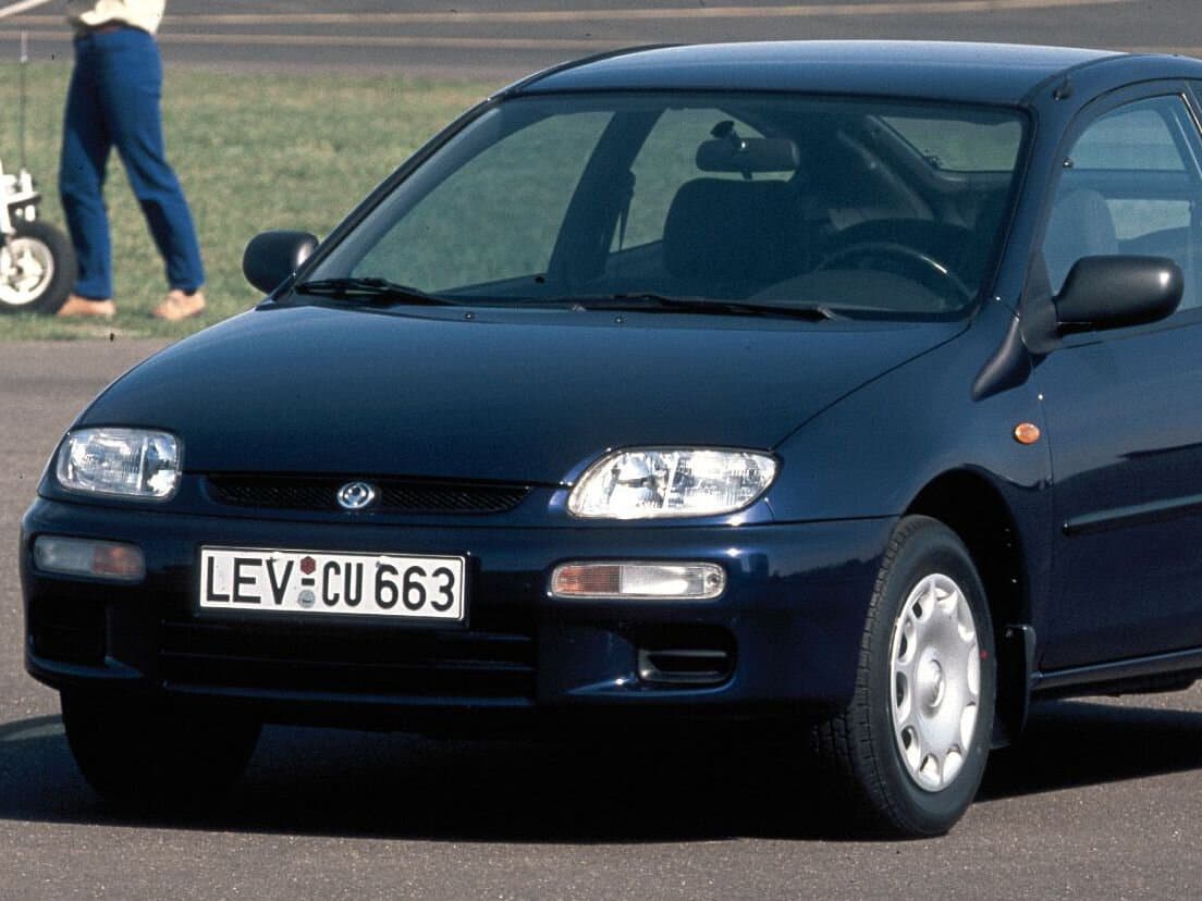 Mazda 323 V (BA) — Öndən