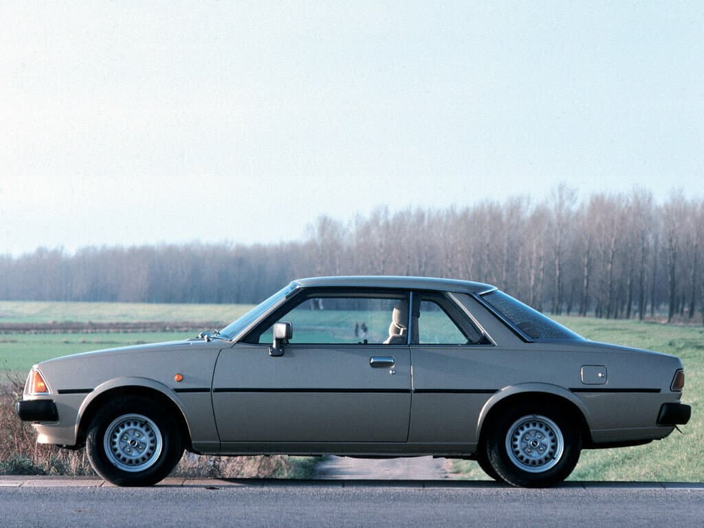 Mazda 626 I (CB) — Yandan