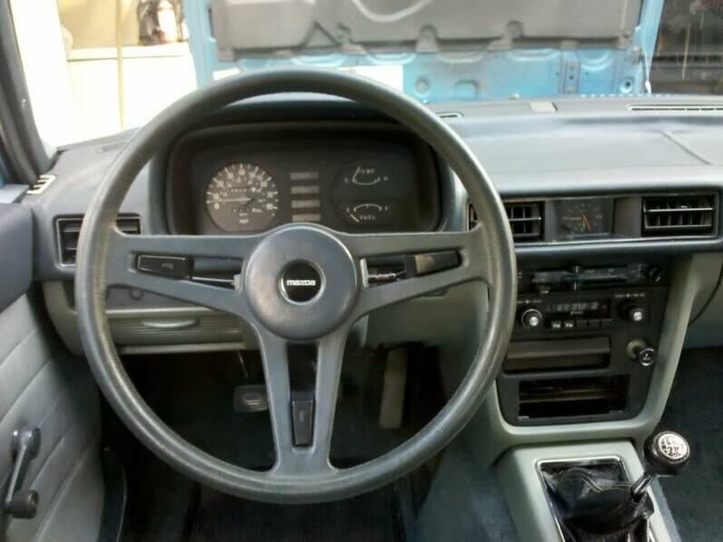 Mazda 626 I (CB) — Sükan