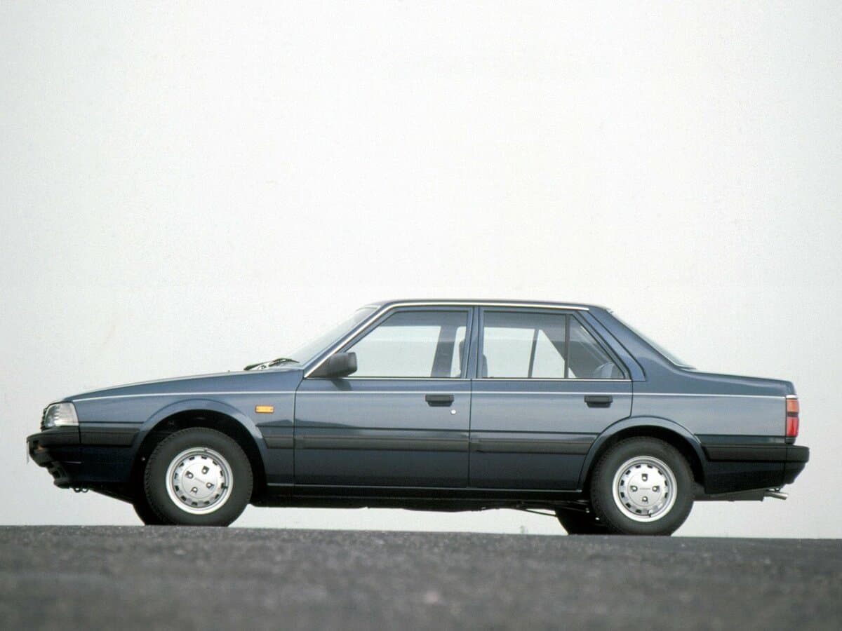 Mazda 626 II (GC) — Yandan