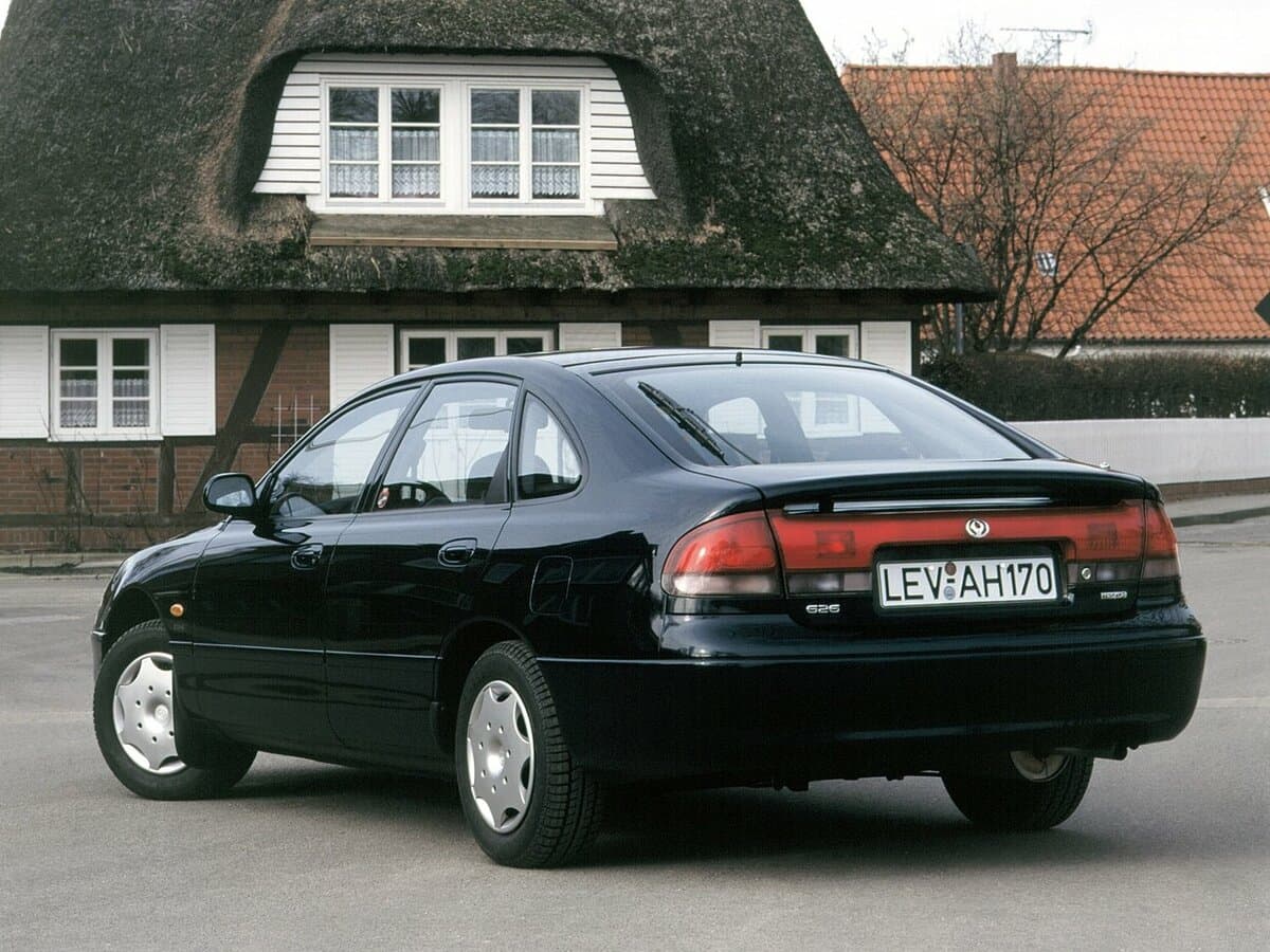 Mazda 626 IV (GE) — 3/4 arxadan