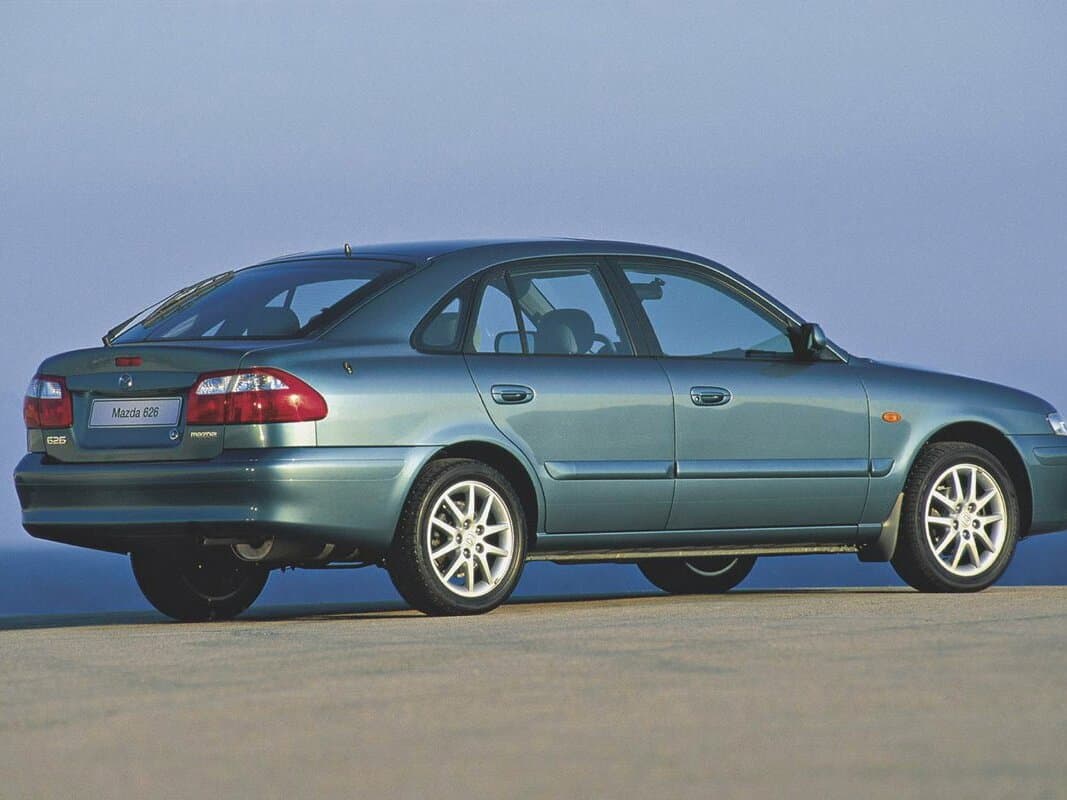 Mazda 626 V (GF) — 3/4 arxadan