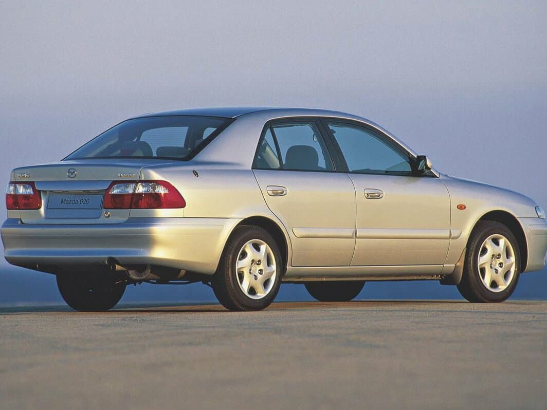 Mazda 626 V (GF) — 3/4 arxadan