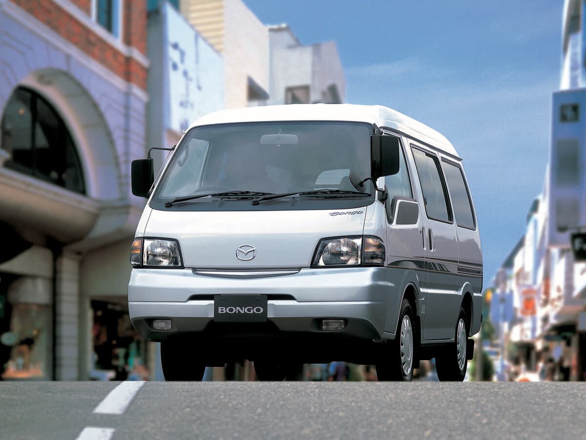 Mazda Bongo IV — Öndən