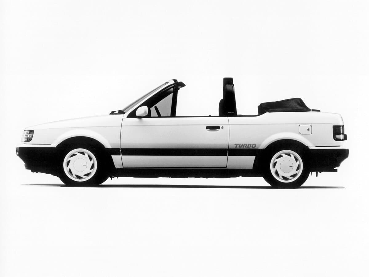Mazda Familia V (BF) — Yandan