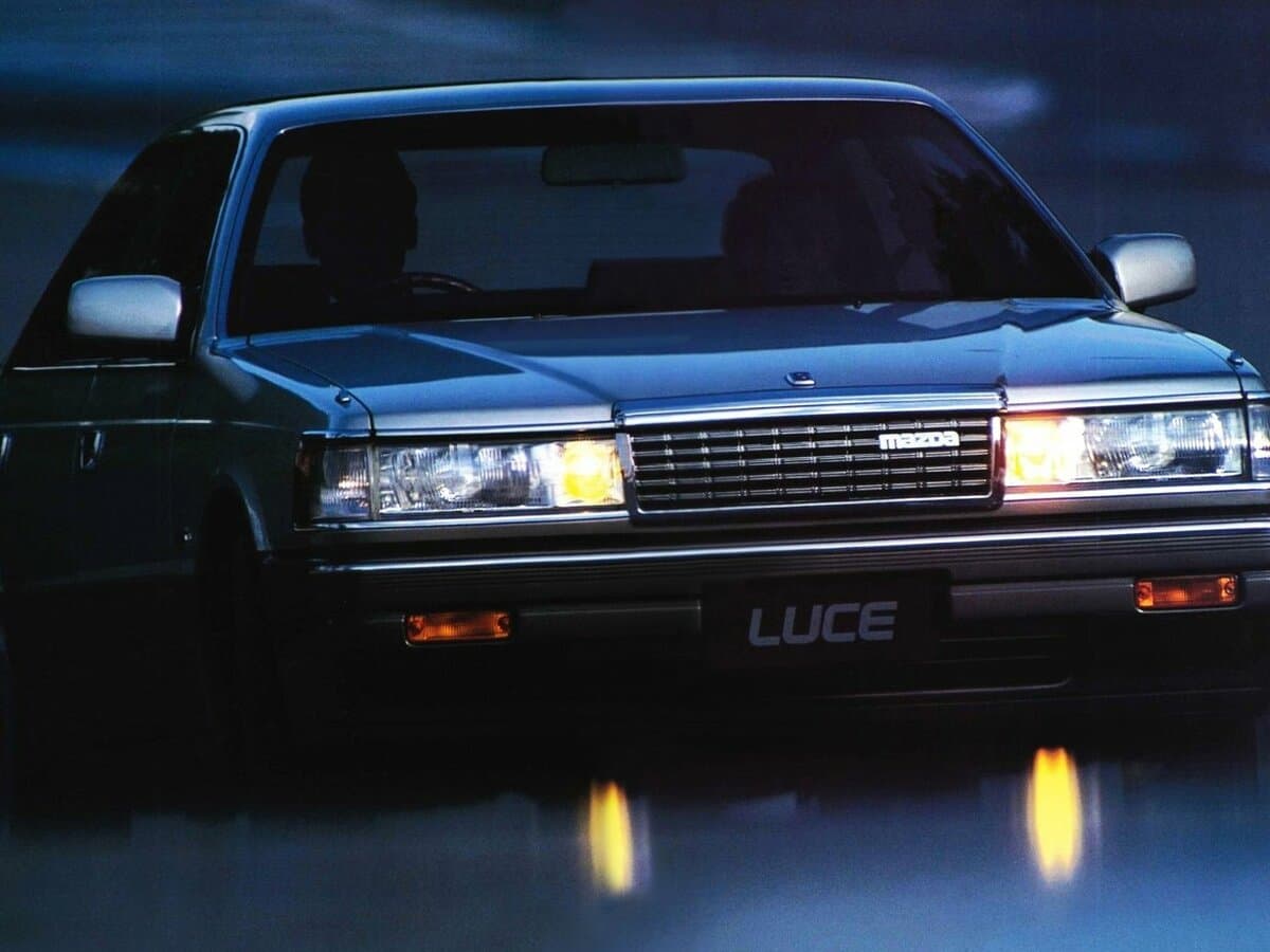 Mazda Luce V — Öndən