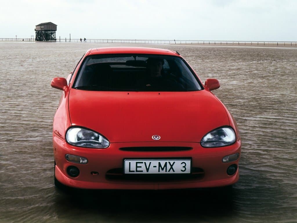 Mazda MX-3 I — Öndən