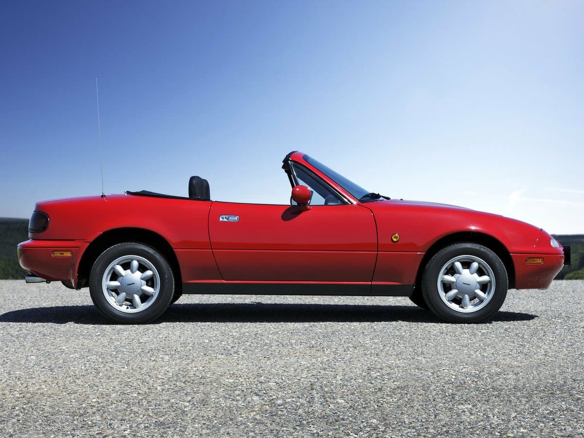 Mazda MX-5 I (NA) — Yandan