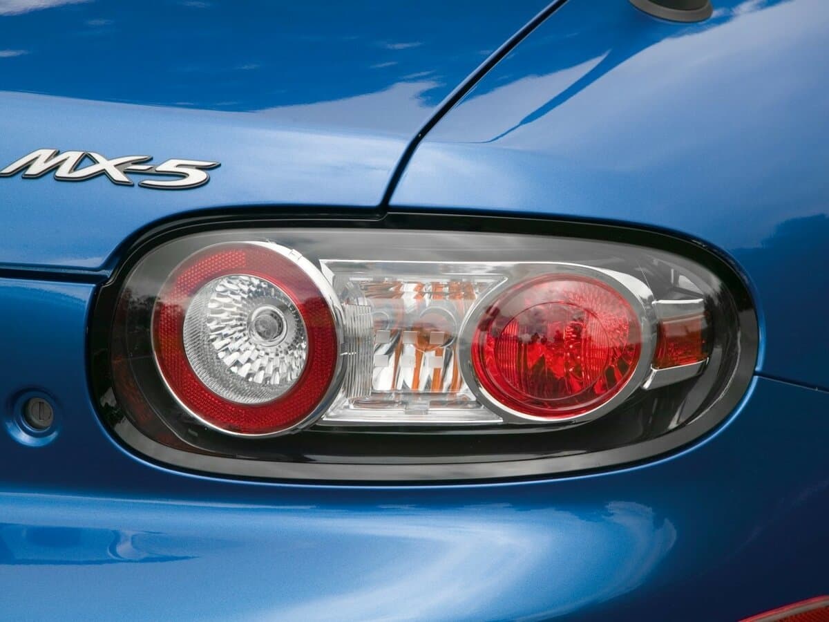 Mazda MX-5 III (NC) — Detal