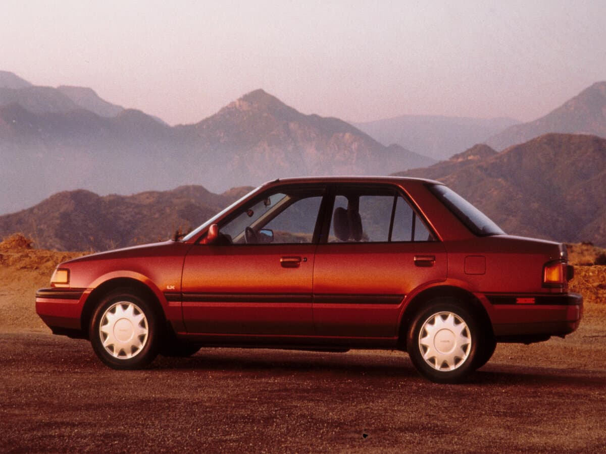 Mazda Protege I (BG) — Yandan