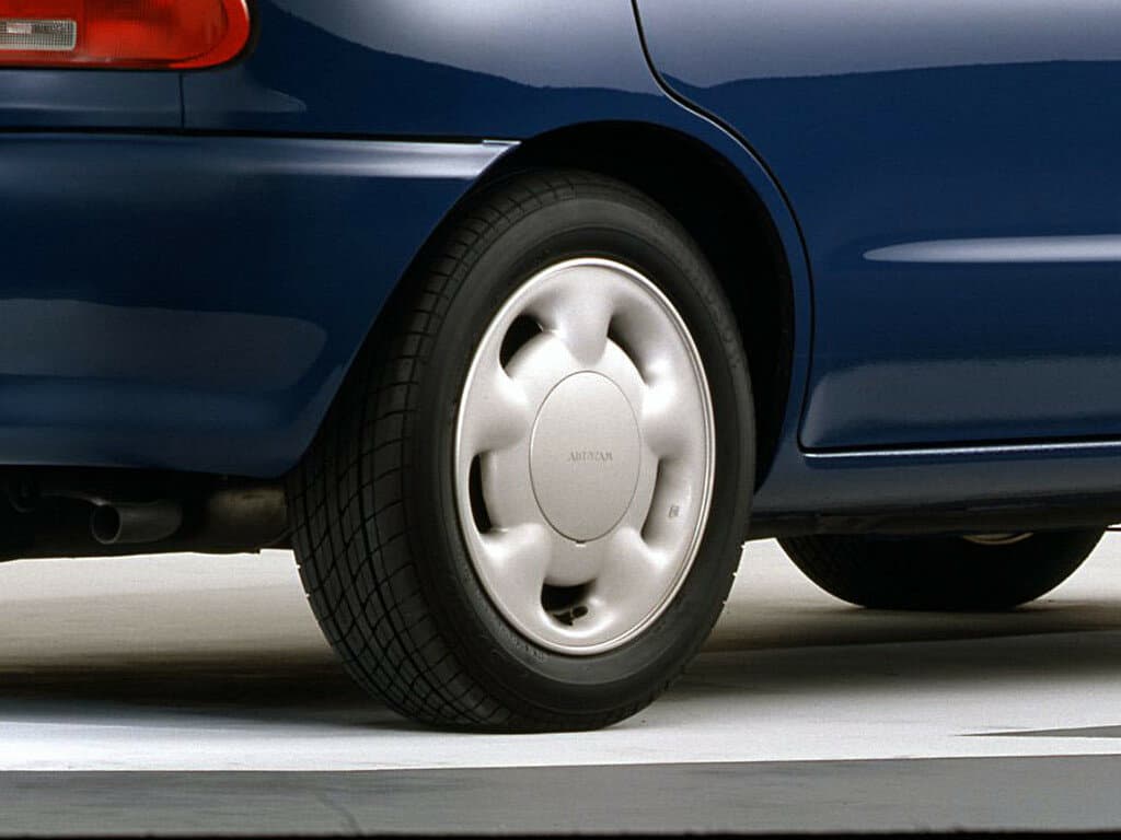 Mazda Revue 1990 – 1998 — Təkər