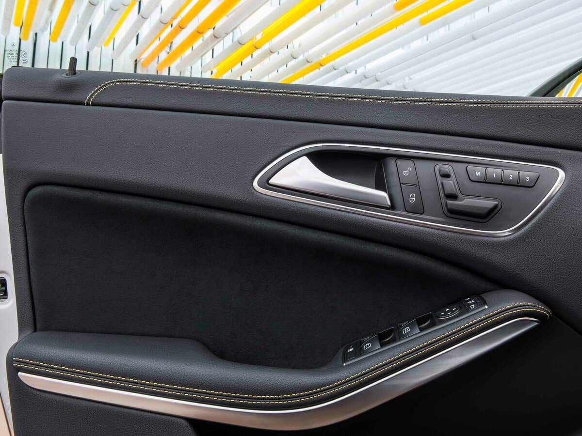 Mercedes-Benz CLA I (C117, X117) — Qapı