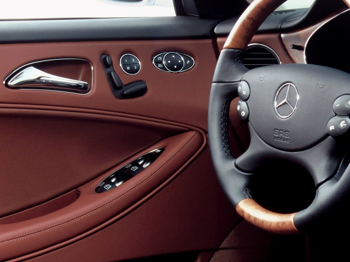 Mercedes-Benz CLS I (C219) — Qapı