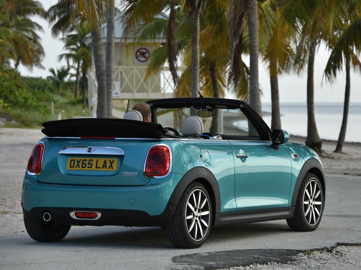 Mini Cabrio III — 3/4 arxadan