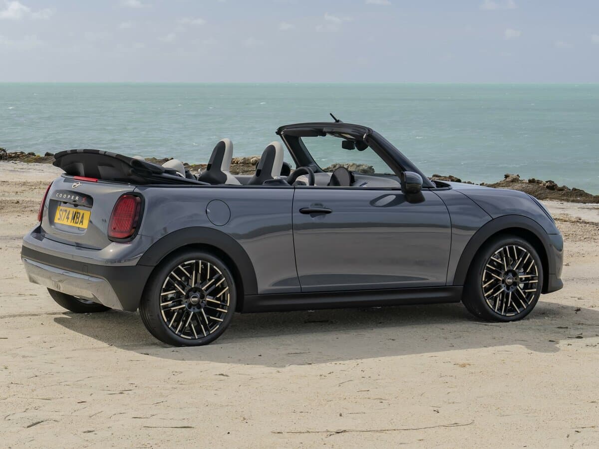 Mini Cabrio IV — 3/4 arxadan