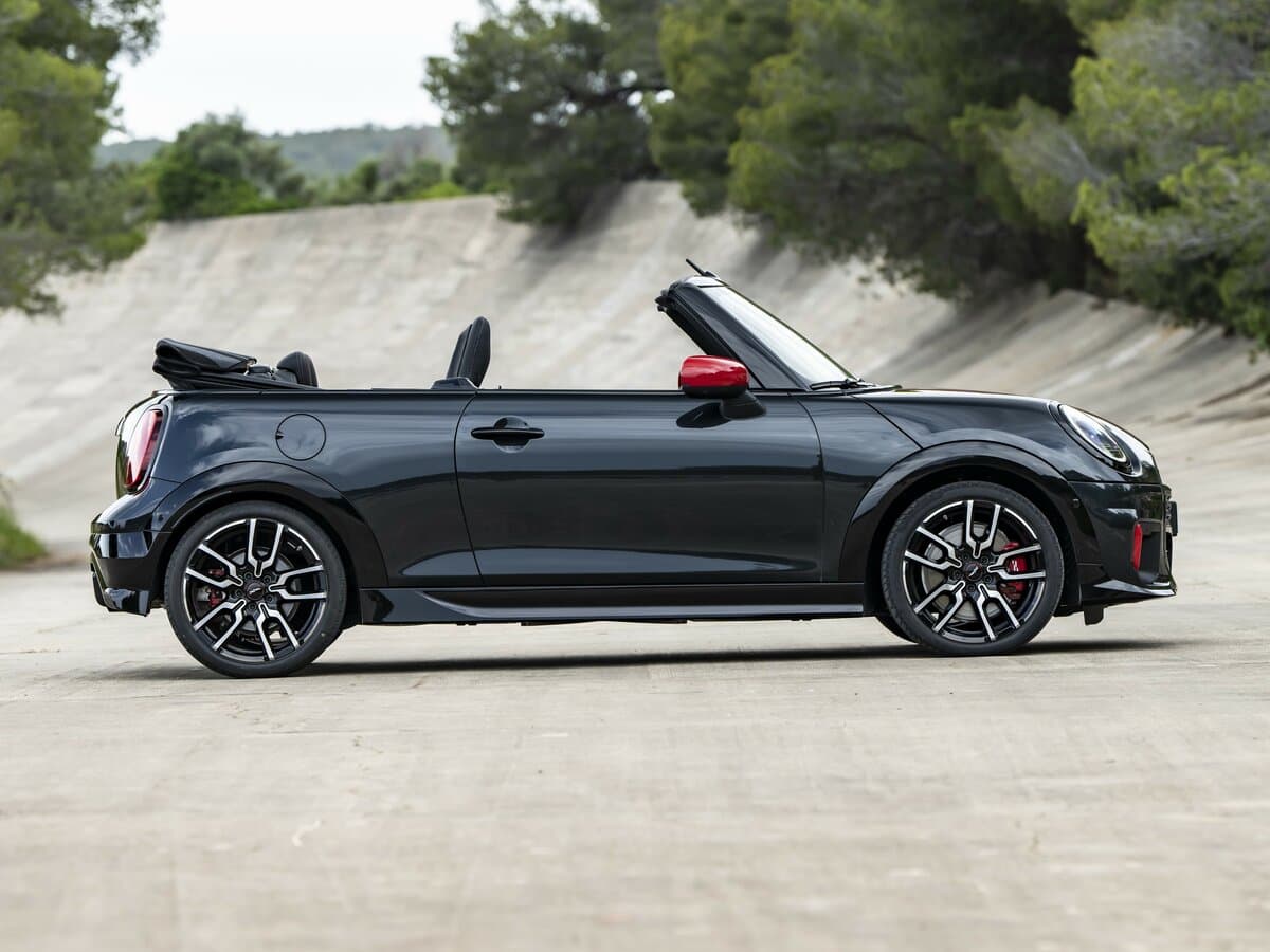 Mini Cabrio IV — Yandan
