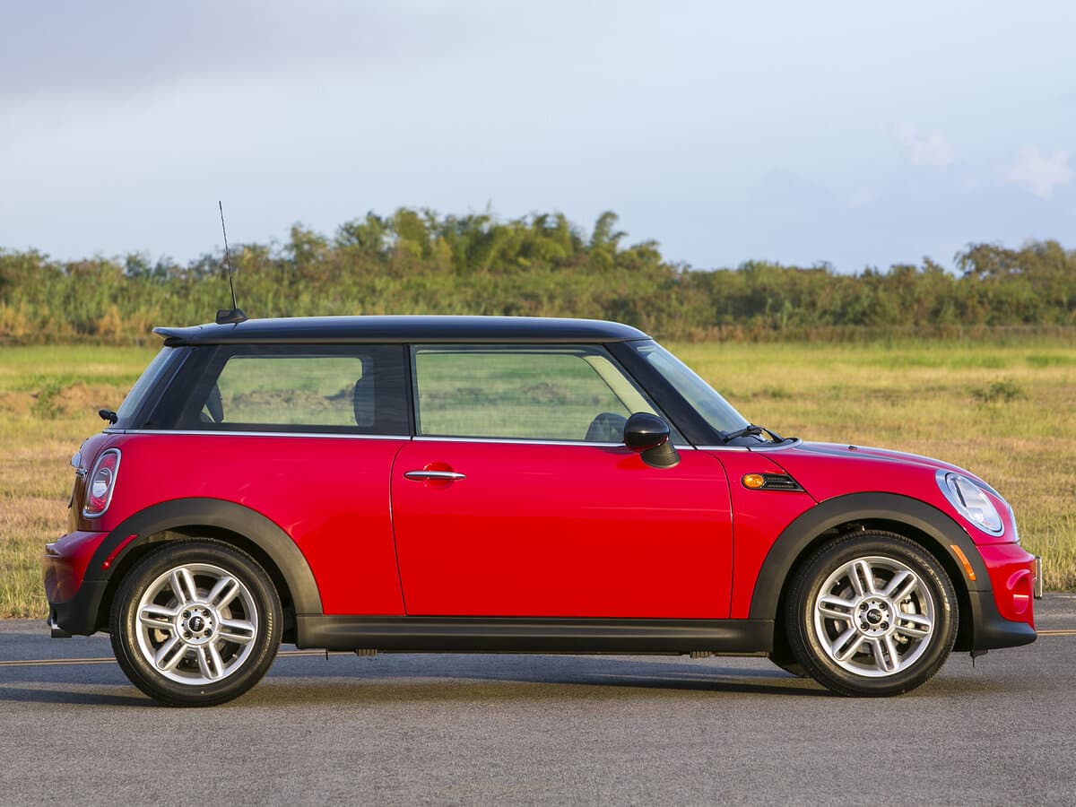 Mini Hatch II (R56) Restayling — Yandan