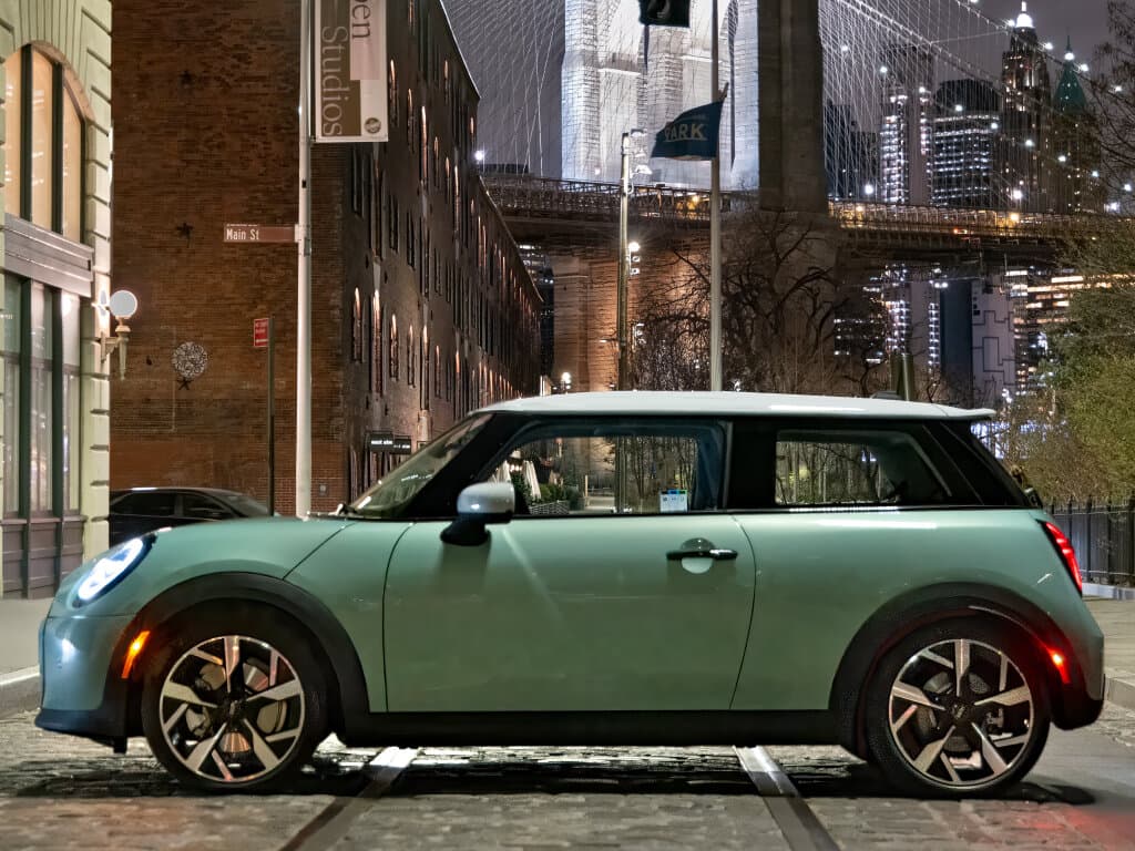Mini Hatch IV (F65/F66/J01) — Yandan