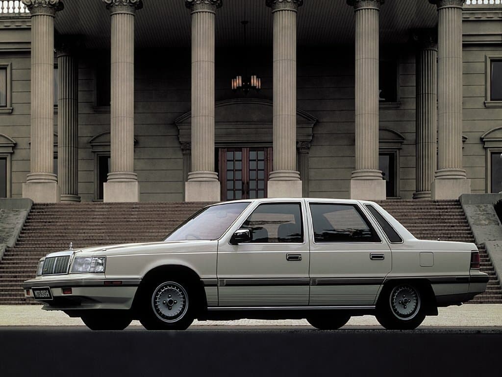 Mitsubishi Debonair II — Yandan