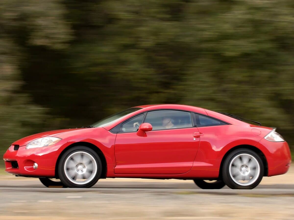 Mitsubishi Eclipse IV — Yandan