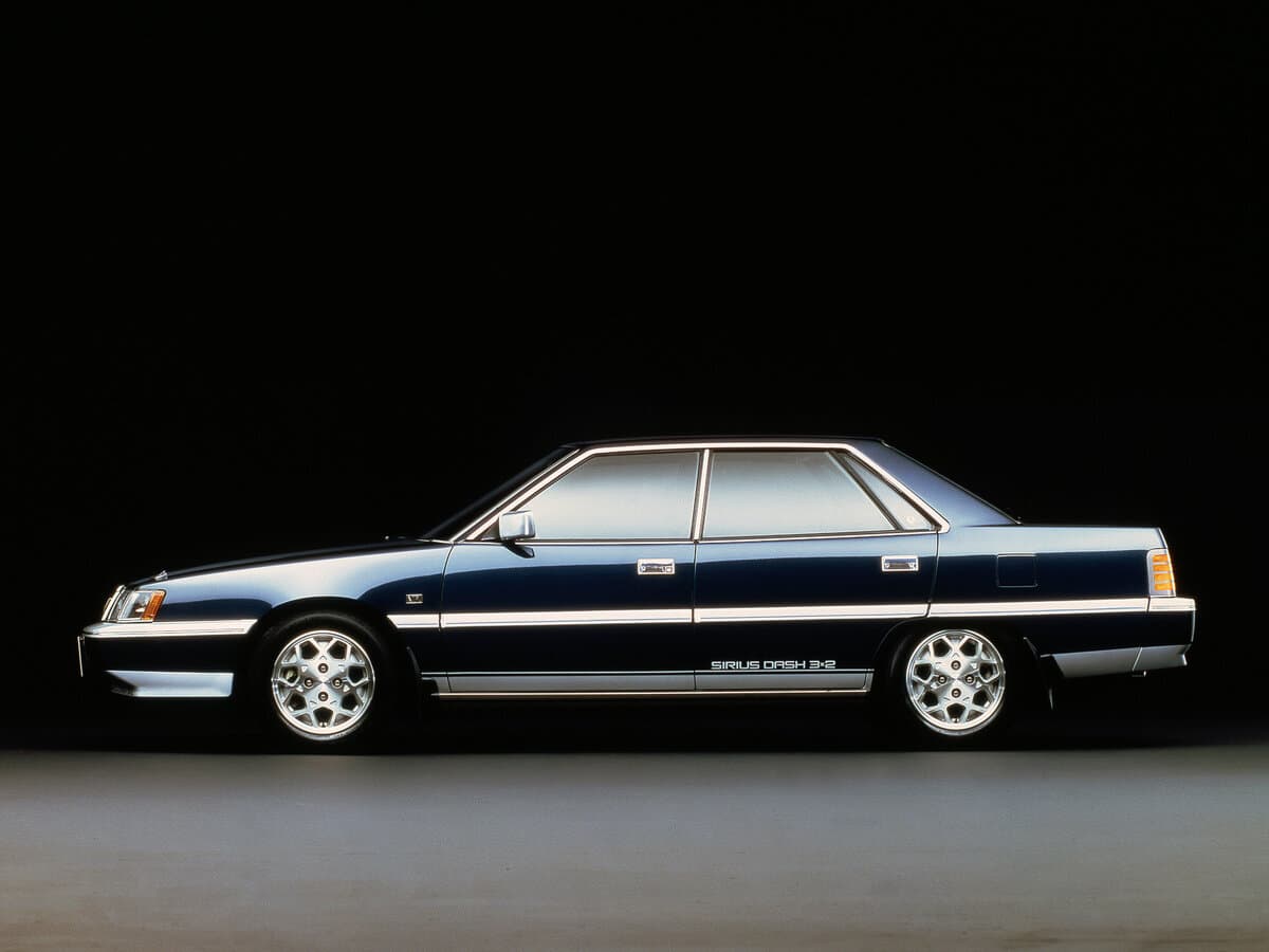 Mitsubishi Eterna V — Yandan