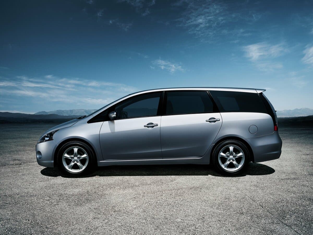 Mitsubishi Grandis I — Yandan