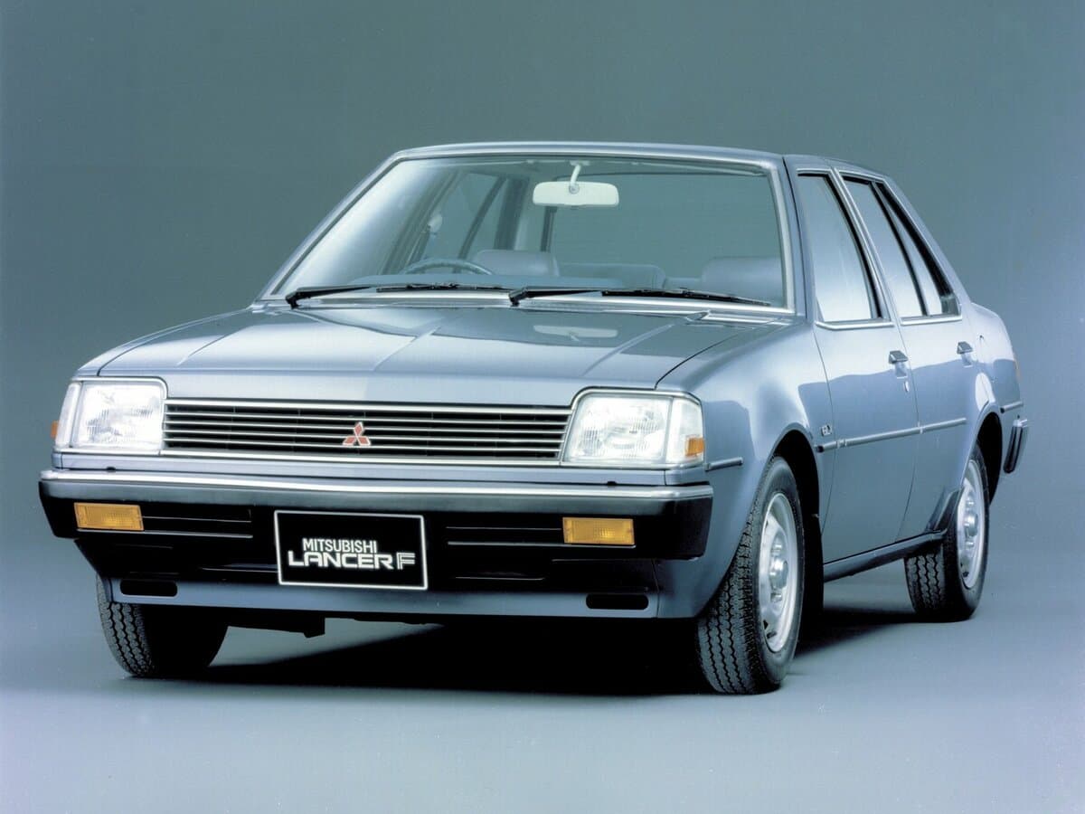 Mitsubishi Lancer III — Yandan