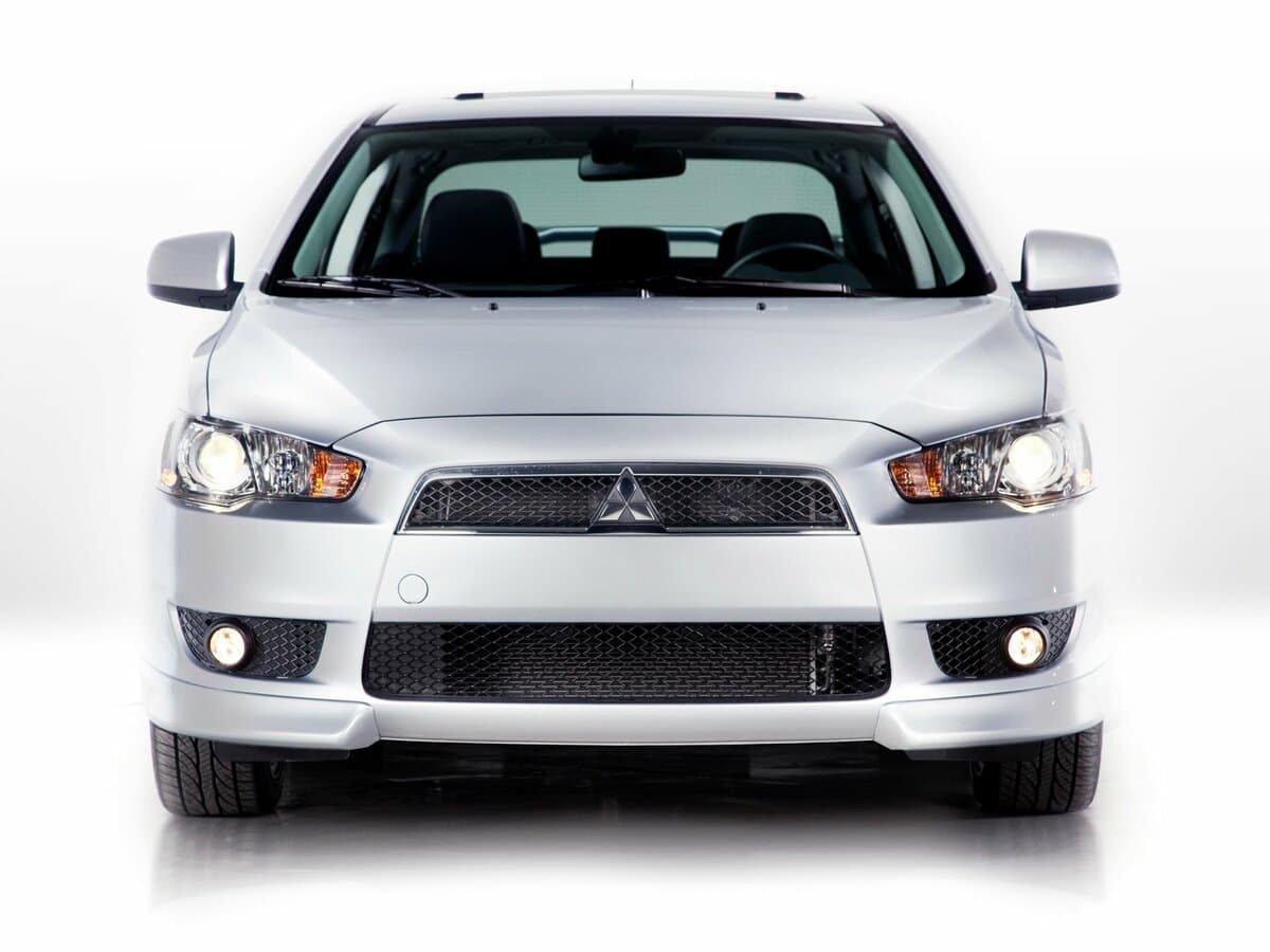 Mitsubishi Lancer X — Öndən